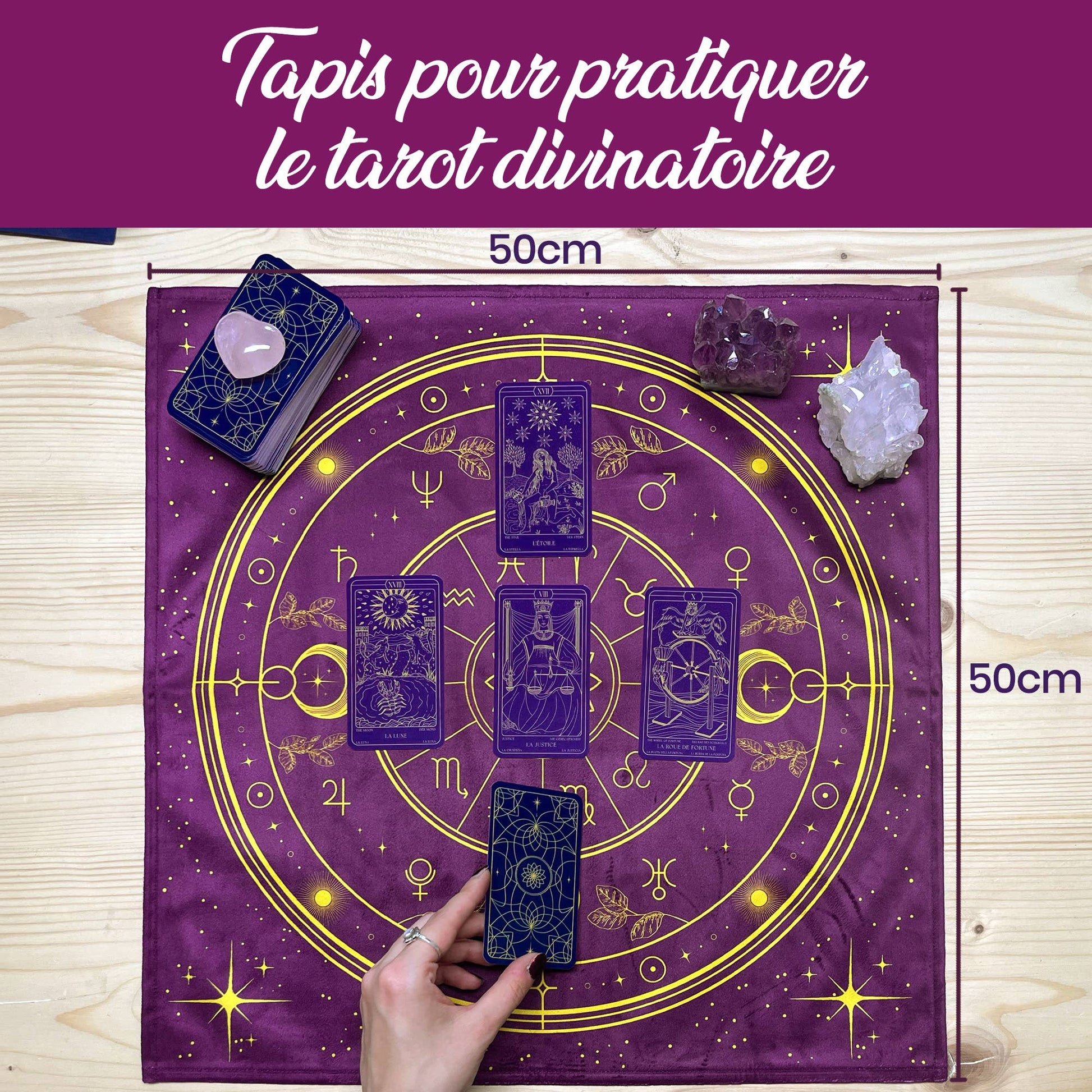Dévoilez le Coffret Tarot de Marseille de Vibratis, qui inclut un jeu de cartes divinatoires et un livre explicatif fascinant.