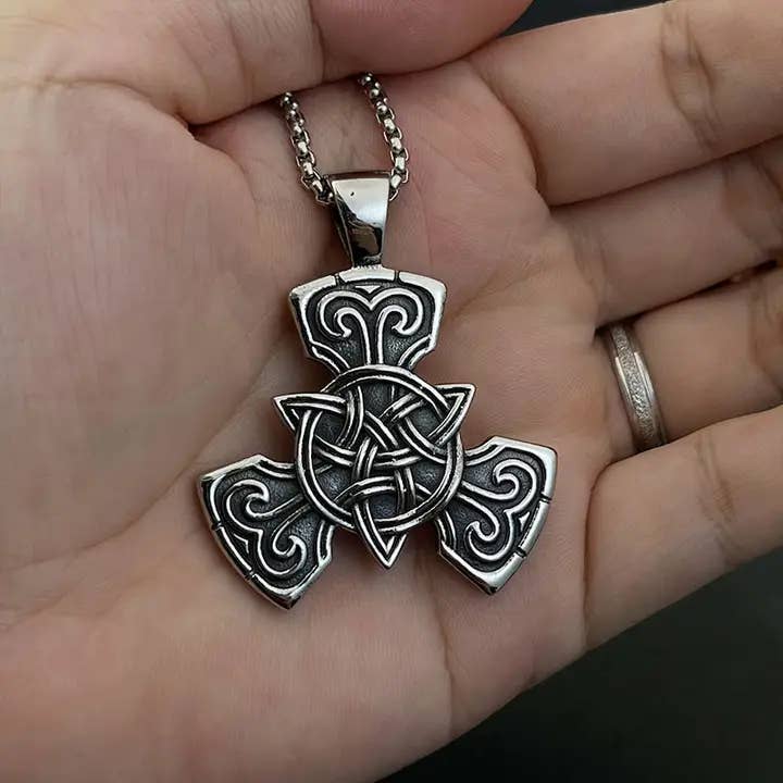 Pendentif runique culturel à nœud celtique de style nordique vintage
