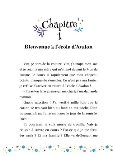 Scène magique du livre 'Chats & Sorcières Tome 1 : Magies, gaffes et compagnie' de AU BORD DES CONTINENTS, où Rose et ses amies explorent leur école de magie.
