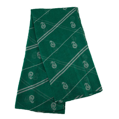 Présentation de l'écharpe légère Foulard Serpentard - Harry Potter, l'accessoire parfait pour afficher votre passion pour l'univers magique.