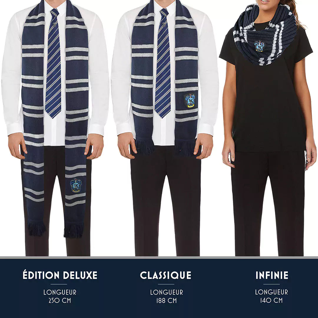 Détails de l'écharpe deluxe Serdaigle Harry Potter, mettant en valeur la texture et le design élégant, idéale pour afficher sa passion.