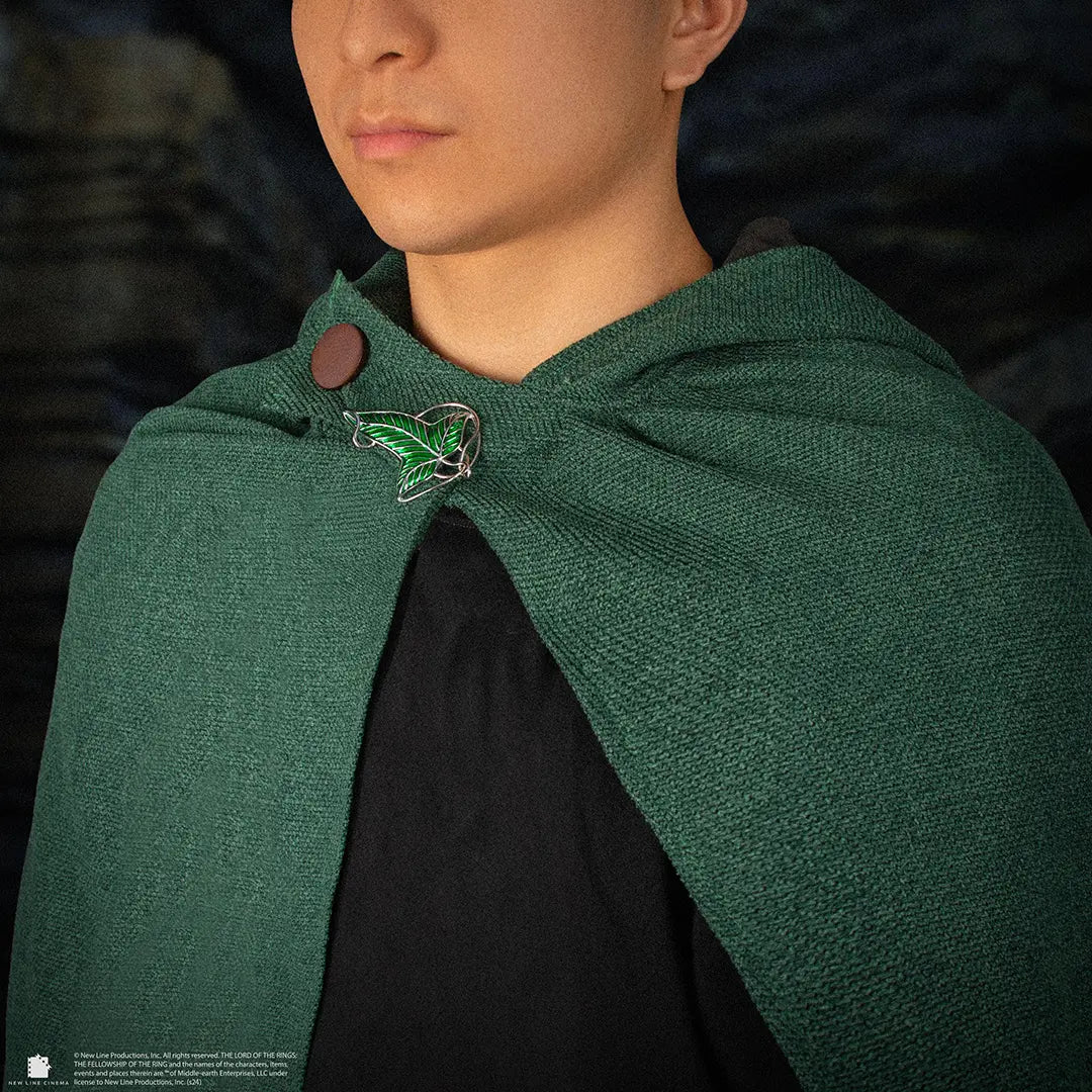 Mode et confort avec la cape de Hobbit taille M/L - Le Seigneur des Anneaux, parfait pour les soirées déguisées et conventions.