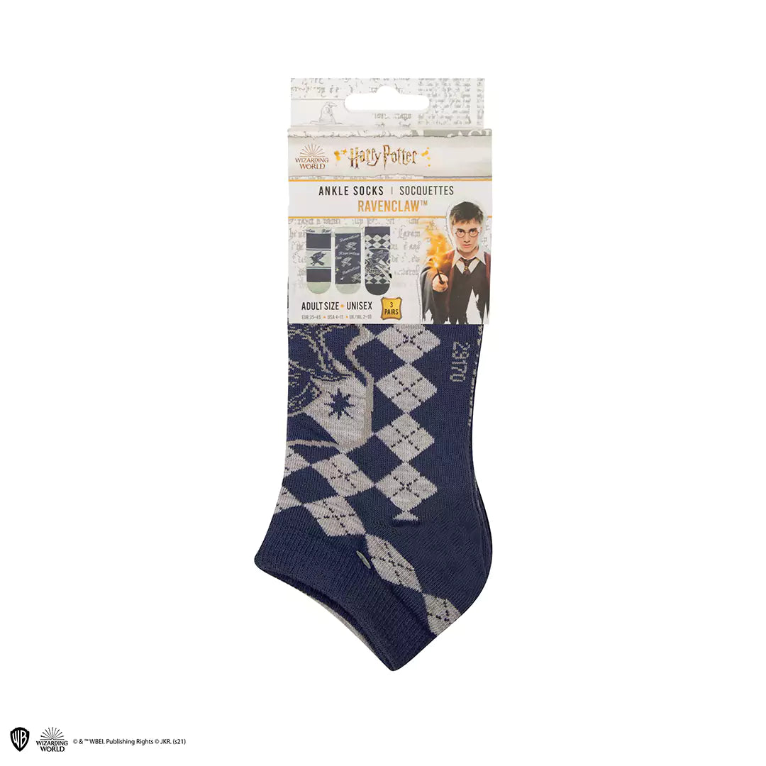 Lot de 3 paires de chaussettes courtes Serdaigle - Harry Potter, présentées dans un cadre qui illustre leur taille unique adaptée aux pieds EU 35-45.