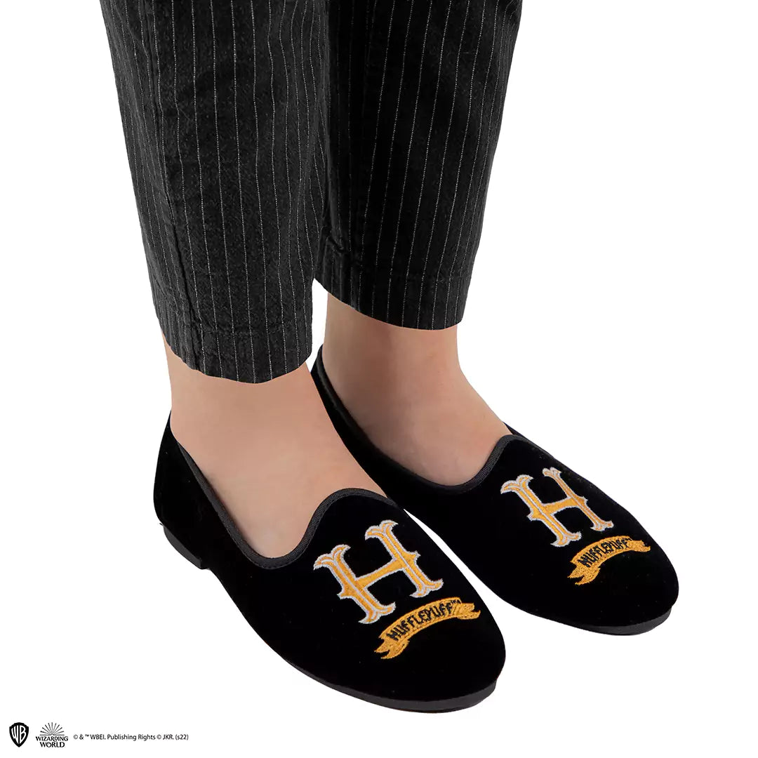 Chaussons deluxe Poufsouffle taille 39-40 - Harry Potter, fabriqués en matériaux de qualité pour un confort optimal.