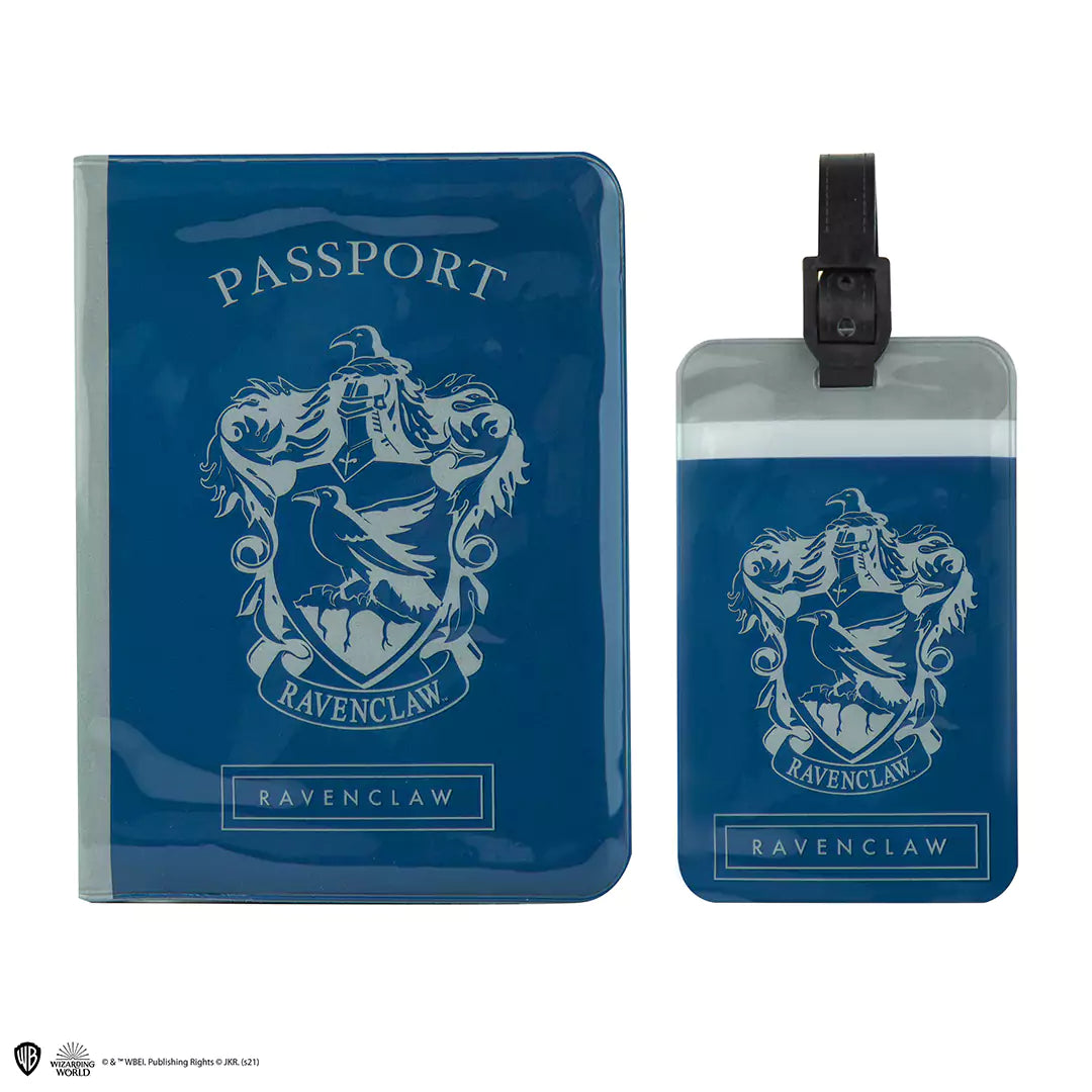 Couverture de Passeport et Porte-étiquette Serdaigle - Harry Potter, un accessoire élégant et pratique pour les fans de l'univers magique.