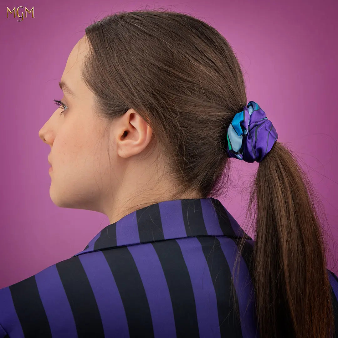 Transformation de votre coiffure avec le lot de 3 élastiques à cheveux Wednesday et Enid - un must-have mode.