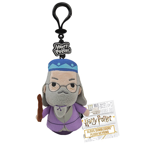 Détails fascinants du porte-clés peluche Albus Dumbledore, idéal pour accrocher à vos clés ou à votre sac à dos, ajoutant une touche de magie.
