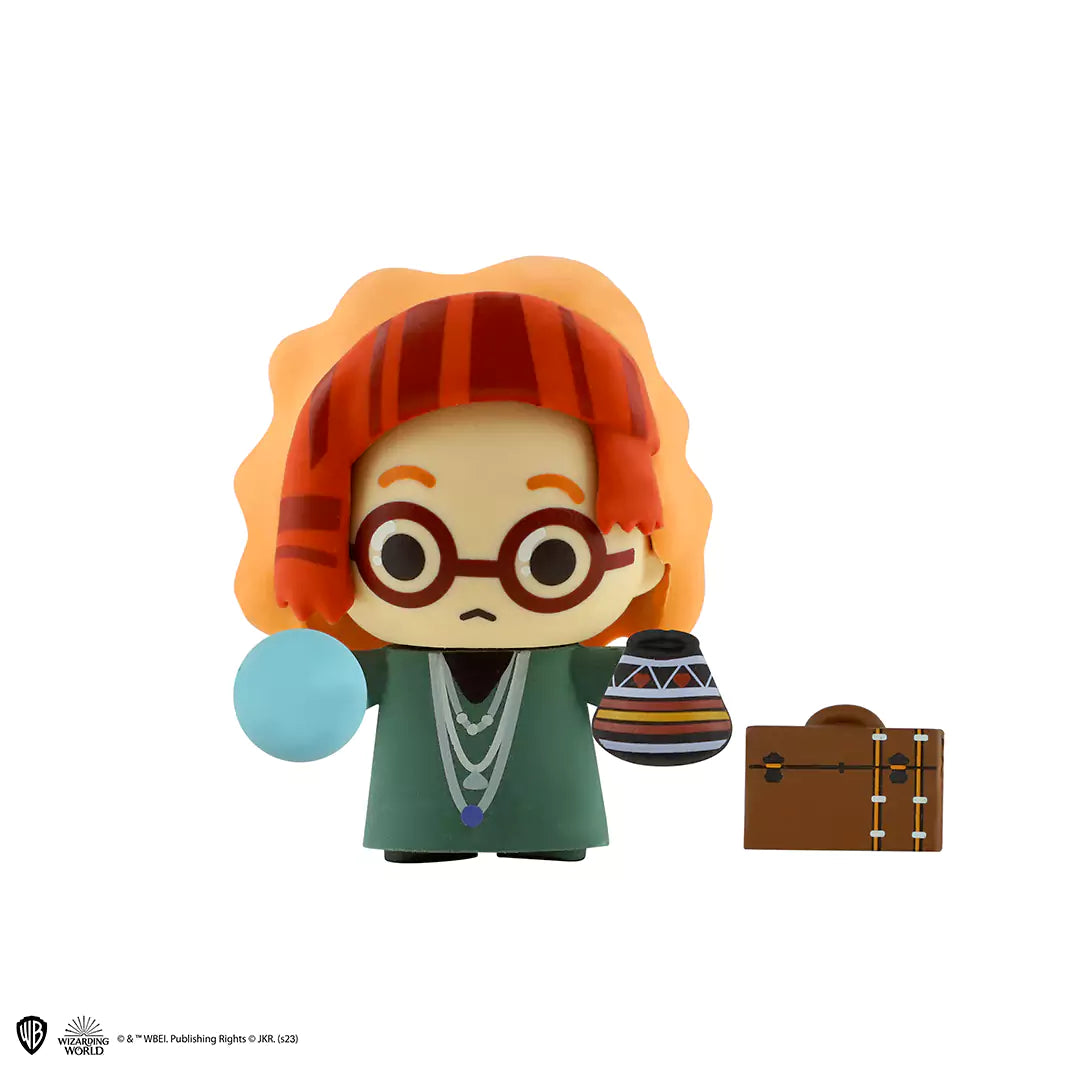 Figurine Gomee Sybille Trelawney - Harry Potter, représentant la professeur de divination avec son style mystique, idéale pour les collectionneurs.