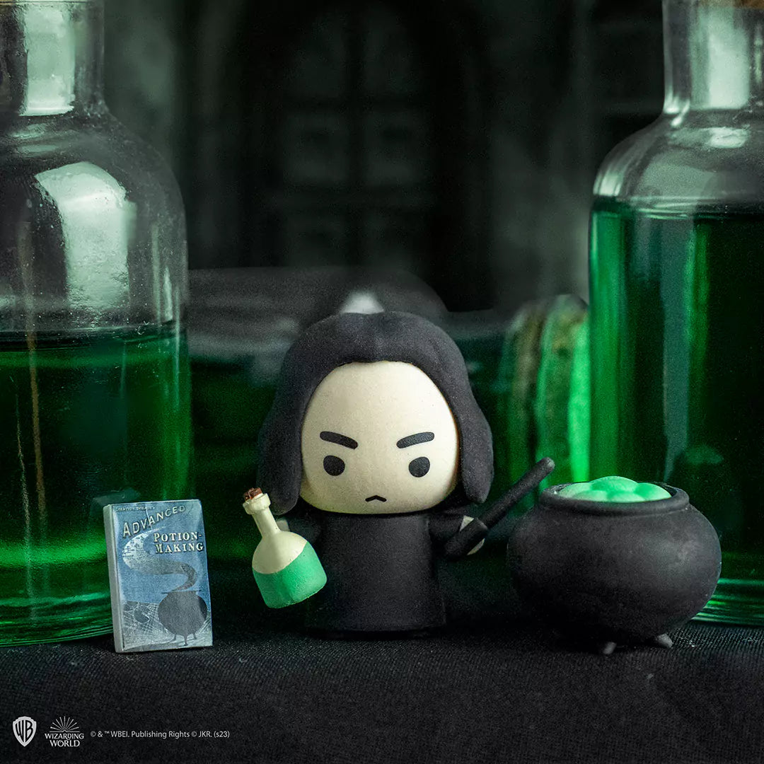 Figurine Gomee Severus Rogue - Harry Potter, haute qualité en gomme, mesurant 6 cm, parfaite pour collectionneurs et fans de la saga.