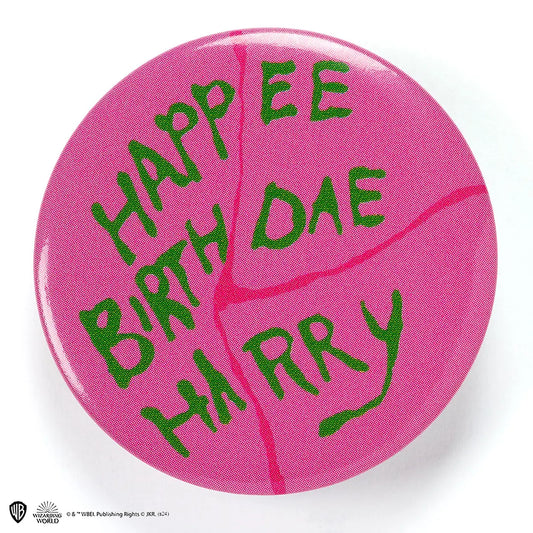 Badge Gâteau Happee Birthday - Harry Potter, un accessoire magique pour élever vos célébrations d'anniversaire dans l'univers ensorcelant de Harry Potter.