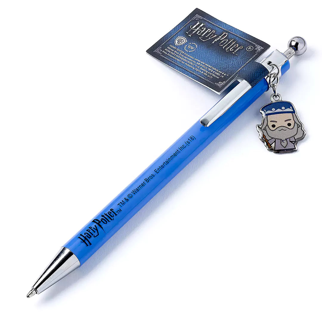 Stylo Professeur Dumbledore, un élégant stylo bleu avec un charm représentant Albus Dumbledore, parfait pour les fans de Harry Potter.