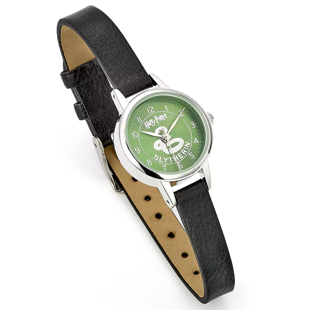 Montre Serpentard - Harry Potter, design élégant avec les couleurs emblématiques de la maison Serpentard.