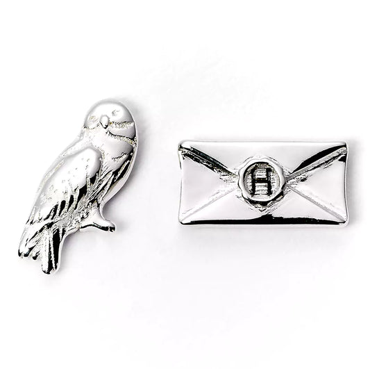 Boucles d’oreilles Hedwige et lettre - Harry Potter, pièce unique illustrant la chouette Hedwige et la lettre d'admission à Poudlard, un accessoire magique pour les fans de la saga.