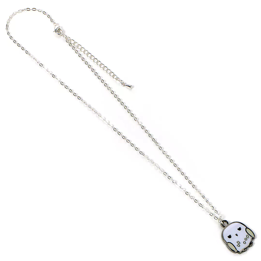 Collier Hedwige en plaqué argent avec un design chibi, captivant et élégant, parfait pour les amateurs de mode.