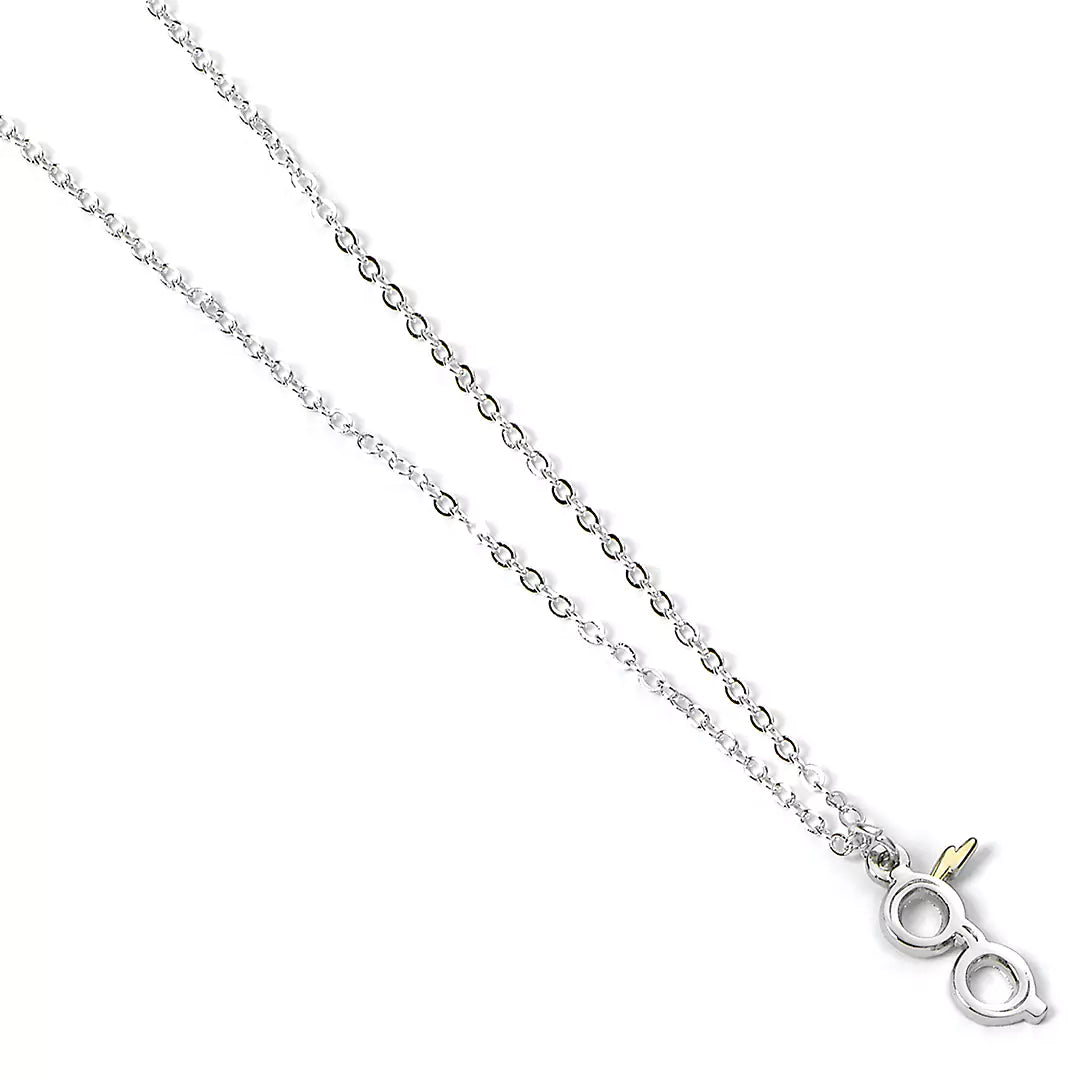 Détails du Collier Éclair et Lunettes - Harry Potter, mettant en valeur le pendentif plaqué argent et or.