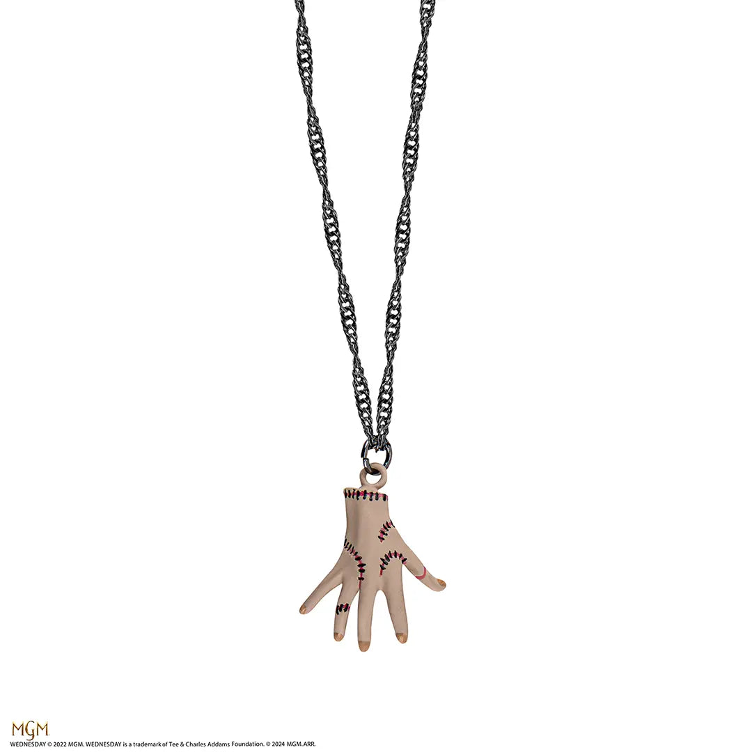 Collier La Chose - Wednesday, un bijou élégant conçu par Distrineo, parfait pour toutes les occasions.