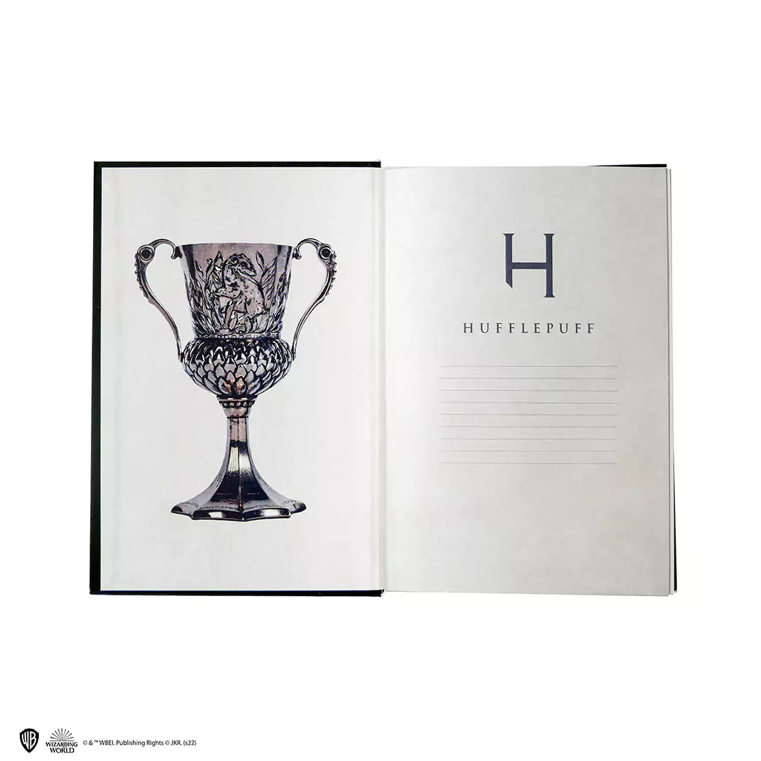 Pages lignées et non lignées ornées de motifs imprimés dans le carnet rigide et marque-page - Blason de Poufsouffle, parfait pour vos notes et projets créatifs.