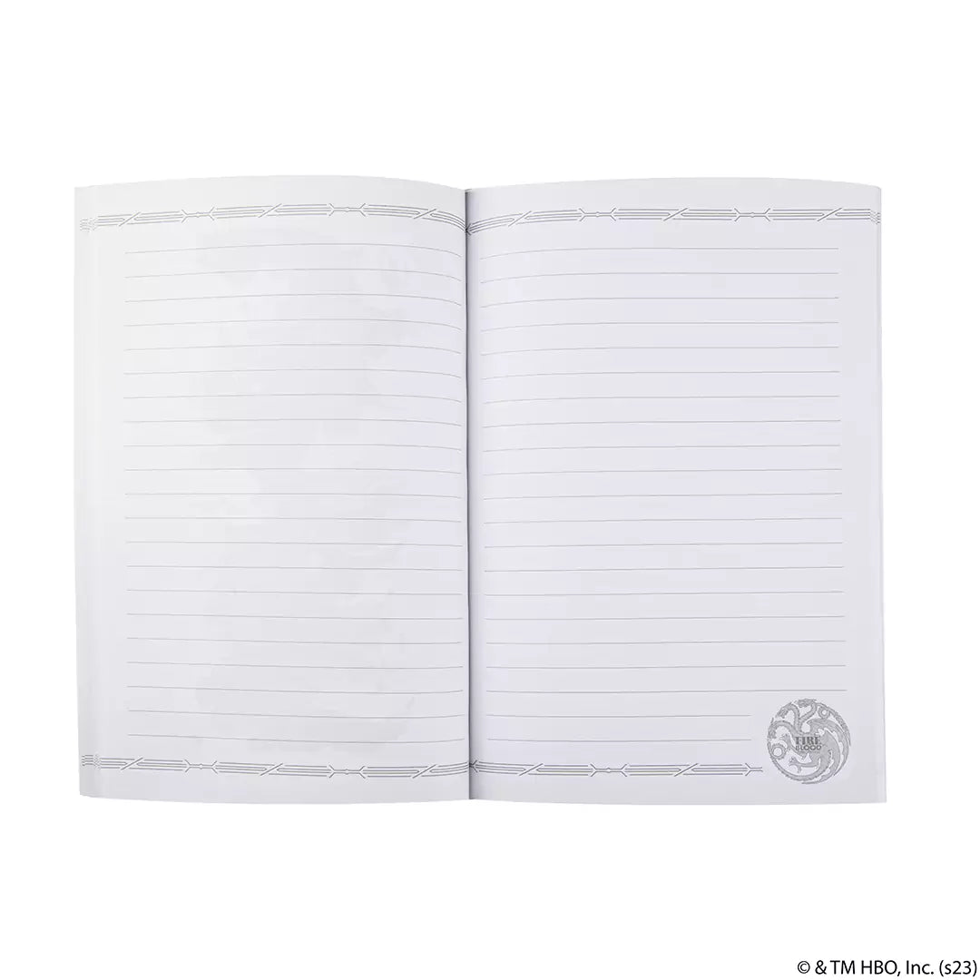 Carnet souple Targaryen - Game of Thrones posé sur une table, illustrant son utilisation dans les aventures créatives.