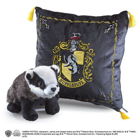 Peluche et coussin de la Maison de Poufsouffle - Harry Potter, un accessoire enchanteur et confortable pour les fans de la saga, parfait pour décorer votre intérieur.