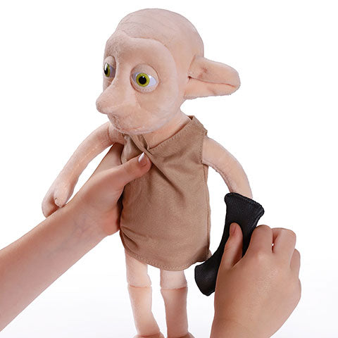 Dobby - Peluche interactive - Harry Potter, une peluche magique qui offre 16 répliques authentiques de Harry Potter, idéale pour les fans et les collectionneurs.
