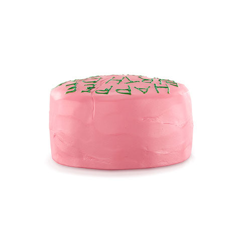 Détails exquis du Gâteau d’anniversaire de Harry - Toyllectible Pufflums™, design captivant inspiré de l'univers magique de Harry Potter.