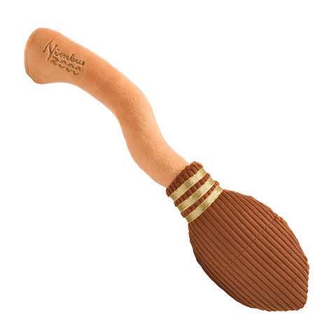 Peluche balais Nimbus 2000 - Harry Potter, une magnifique peluche douce de 47 cm pour tous les fans de la saga.