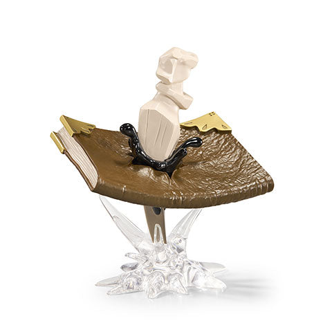 Vue impressionnante du Prop-Ups - Journal de Tom Jedusor & Croc de Basilic - Harry Potter, un objet de collection en résine haute qualité.