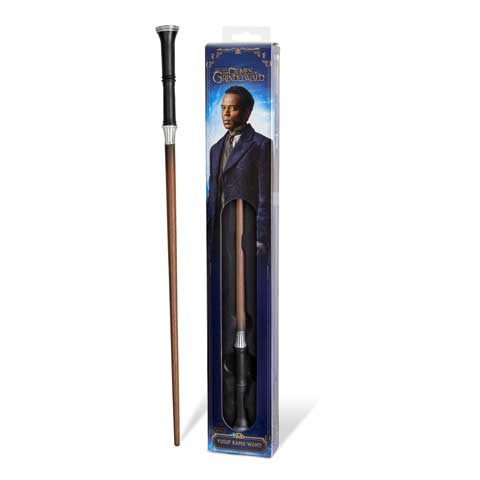 Baguette magique blister Yusuf Kama - Animaux Fantastiques, un objet de collection en résine, 38 cm, symbolisant la magie et l'héritage des sorciers.