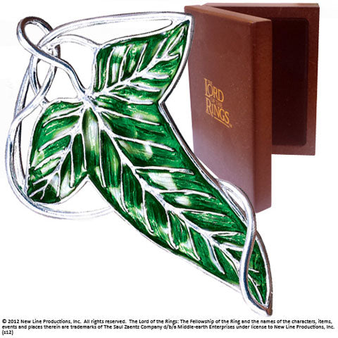 Broche en argent 925 de la feuille de Lorien, emblématique du Seigneur des Anneaux, représentant la bravoure et l'esprit de la Communauté de l'Anneau.