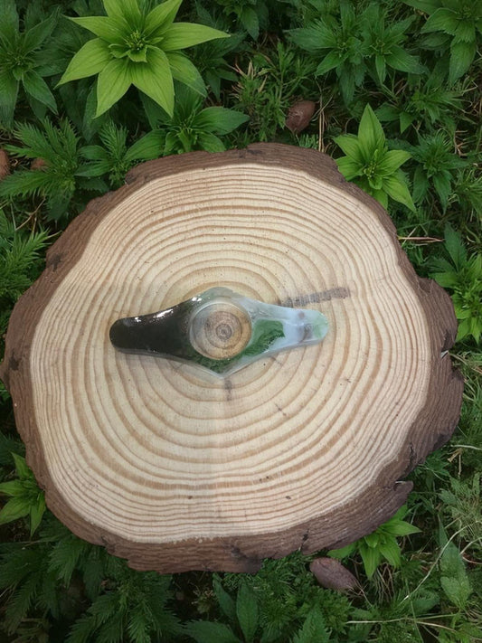 Admirez la Bague de lecture de Jessica Deelyah, un accessoire ludique en résine décoré de fleurs délicates et de paillettes scintillantes, transformant chaque moment de lecture en expérience magique.