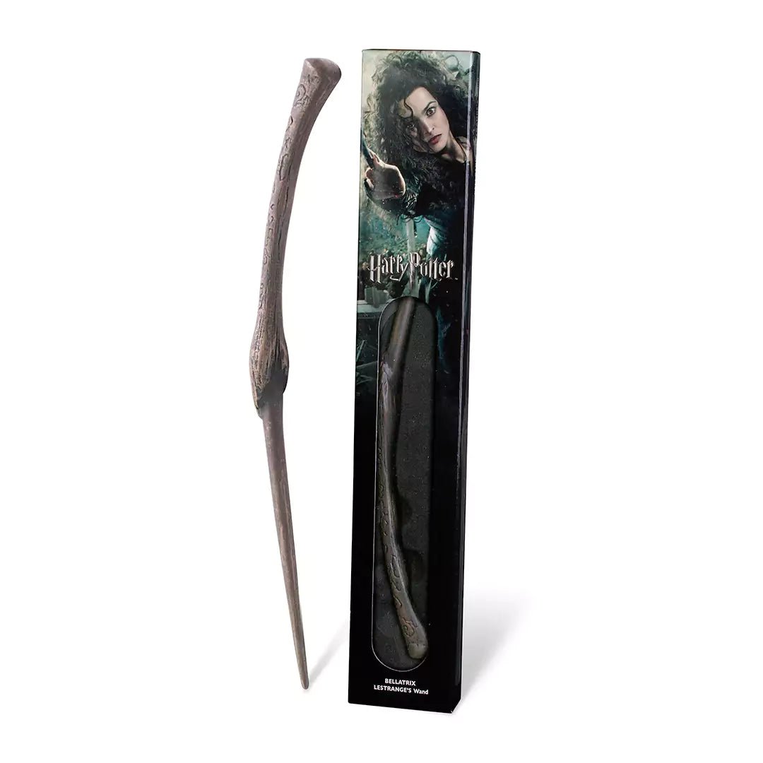 Baguette Bellatrix Blister de Noble Collection, réplique magique en résine noire et argentée, parfaite pour les fans de l'univers ensorcelé de Bellatrix Lestrange.