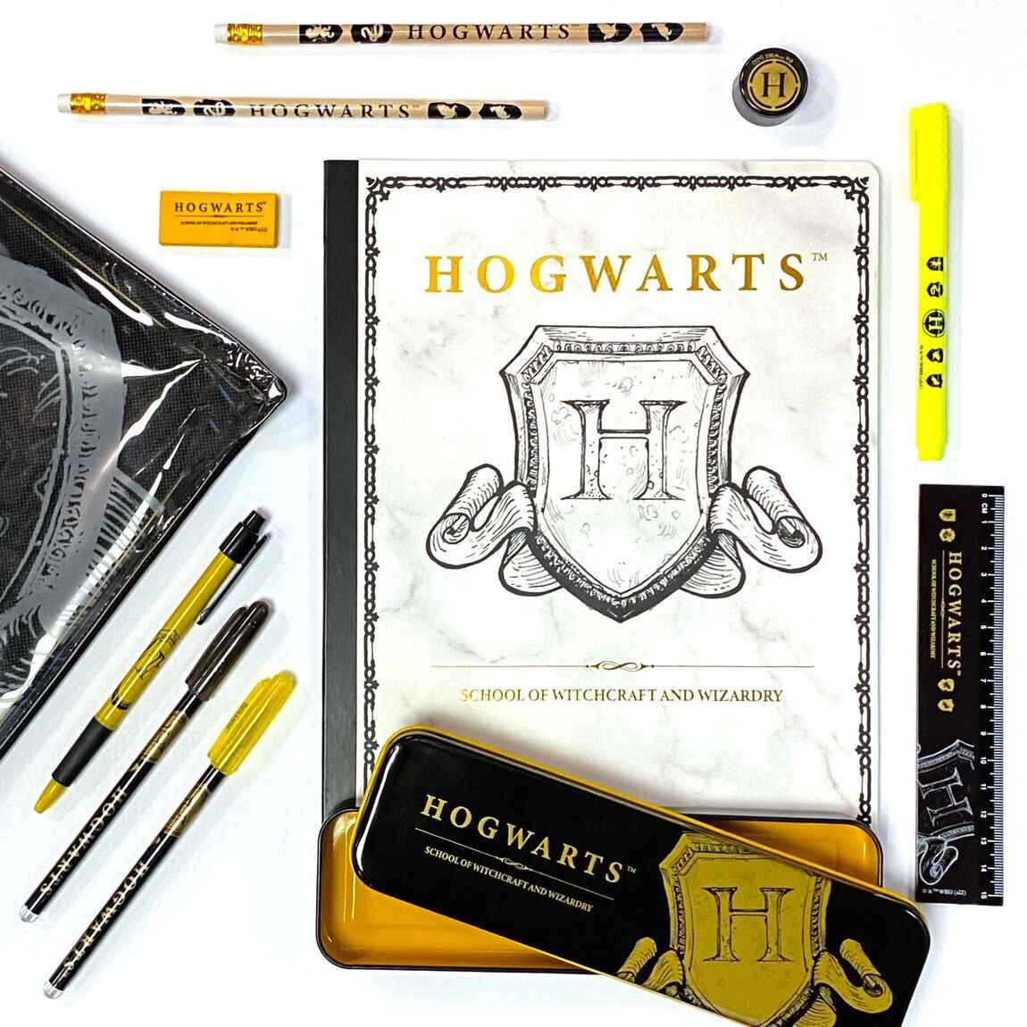 Coffret cadeau Harry Potter, ensemble de papeterie 11 pièces par Ankorstore, avec des carnets, stylos et stickers charmants, pour plonger dans l'univers magique de Poudlard.