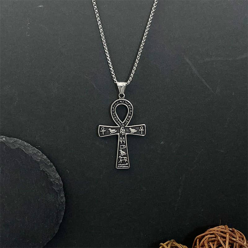 Le collier en acier inoxydable de GemMeet avec pendentif Ankh égyptienne, une touche d'élégance hip hop.