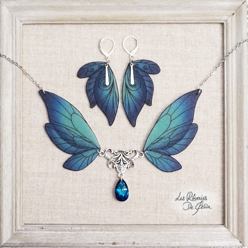 Collier Majestiel et boucles d'oreilles ailes de fée bleu