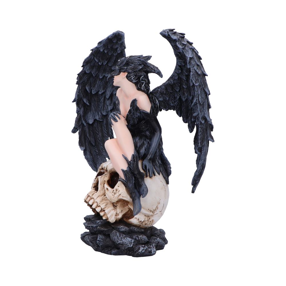 Panorama de la figurine gothique Fée Riven, symbole de l'art dark fantasy dans les décorations alternatives.