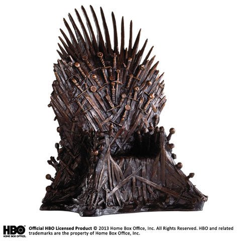 Réplique du Trône de fer en bronze massif de Game of Thrones par Noble Collection, une pièce majestueuse de 35 cm qui évoque la puissance et l'intrigue des luttes de pouvoir dans Westeros.