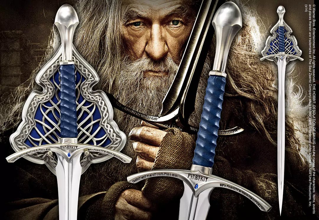 Épée Glamdring de Gandalf, fabriquée par Noble Collection, symbole de puissance et de sagesse dans l'univers du Seigneur des Anneaux.