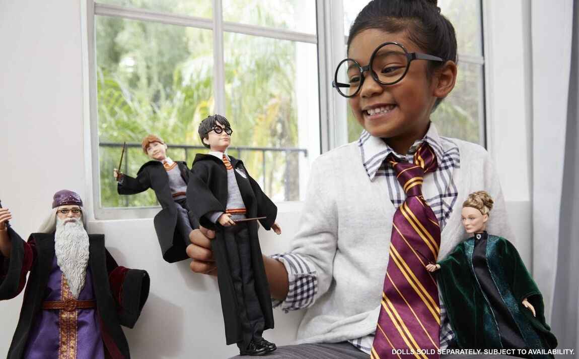 Poupée Harry Potter de Gryffondor par Ankorstore, représentant le héros de la saga magique, parfaite pour stimuler l'imagination des jeunes sorciers.