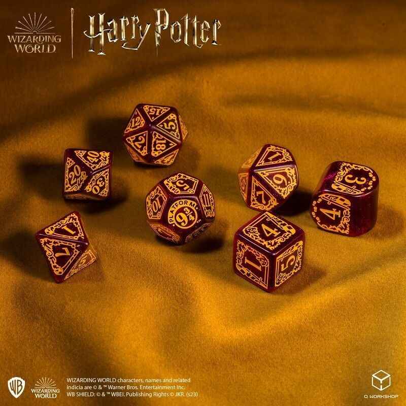 Ensemble de dés modernes Gryffondor - Rouge par Ankorstore, illustrant la collection d'accessoires de jeu comprenant D4, D6, D8, D10, D12, D20 et D100, parfaits pour les passionnés de Harry Potter.