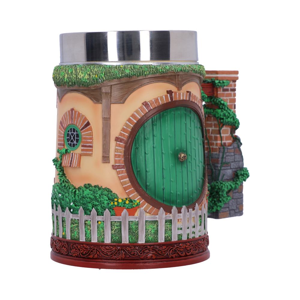 Détails de la chope The Shire de 15.5 cm, présentée par Nemesis Now, un incontournable pour les amateurs de Tolkien.