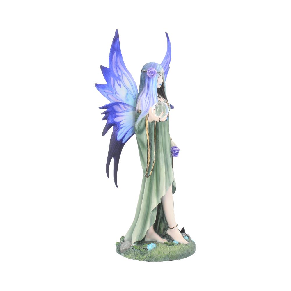 Nemesis Now Fée Aura mystique 23cm Figurine Fantastique en Vert et Or avec Rose Violette et Papillon Bleu Collection Fantasy par Anne Stokes