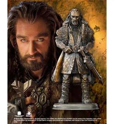 Sculpture de Thorin en bronze de Noble Collection, représentant le roi des nains avec une finition vieillie captivante, mesure 20 cm de hauteur, idéale pour les passionnés de l'œuvre de Tolkien.