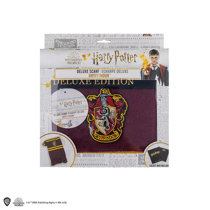 Écharpe deluxe Gryffondor avec pochette en velours, une pièce indispensable pour les fans de Harry Potter, parfaite pour l'hiver.