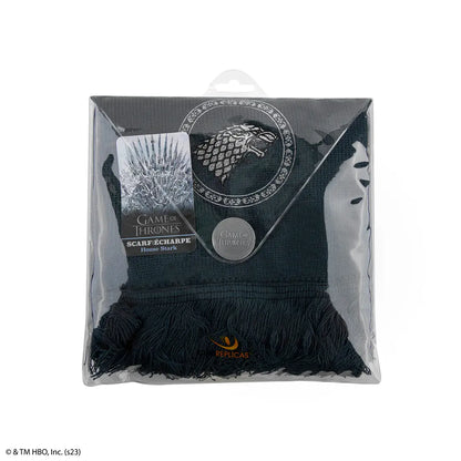 Écharpe blason Stark - Game of Thrones portée, symbole de loyauté et de bravoure pour les passionnés de la série.