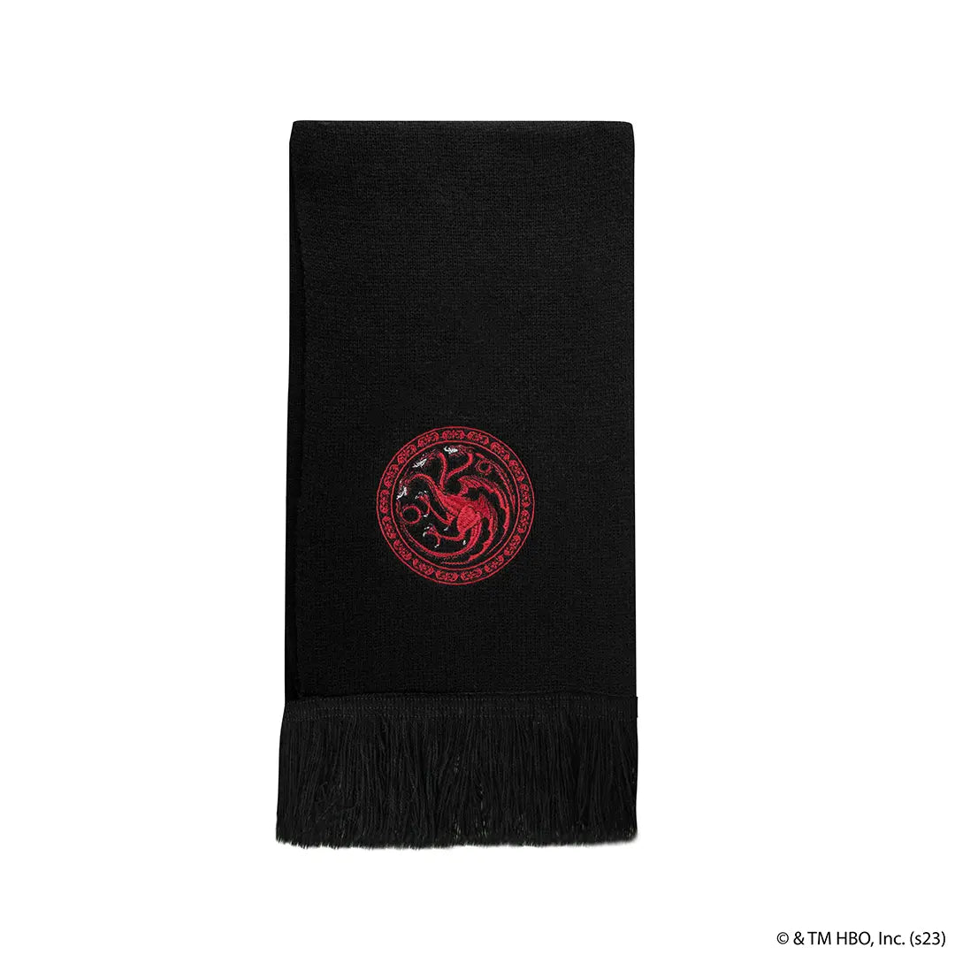 Détails de l'Écharpe blason Targaryen - Game of Thrones, révélant la qualité du tissu et le blason majestueux des Targaryens.