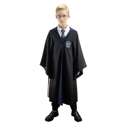 Robe de Sorcier KIDS - Serdaigle - Harry Potter, une tenue élégante en polyester avec un écusson authentique et une capuche mystérieuse, parfaite pour les jeunes fans de magie.