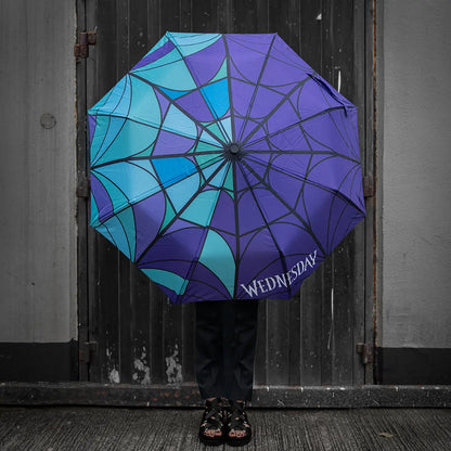 Parapluie vitrail de Wednesday et Enid, fusion parfaite de style et de protection contre la pluie.