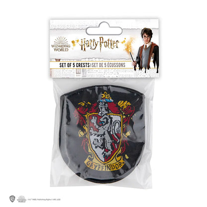 Écussons Poudlard - lot de 5, présentés en pack, parfaits comme cadeau pour les fans de Harry Potter, ajoutant une touche magique à vos accessoires.