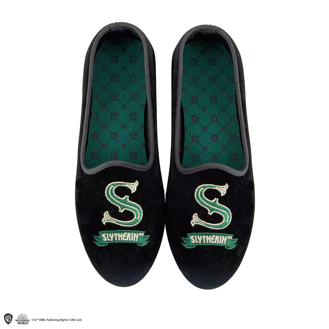 Chaussons deluxe Serpentard taille 37-38 - Harry Potter, confortables et stylés pour les fans de magie.