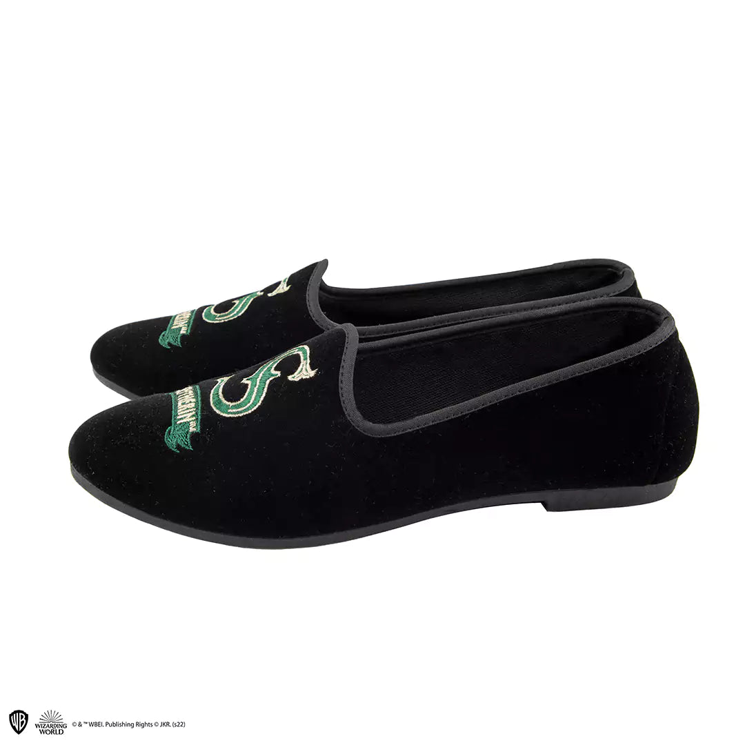 Chaussons deluxe Serpentard taille 37-38 - Harry Potter, fabriqués en polyester et PVC pour une durabilité et un confort optimal.